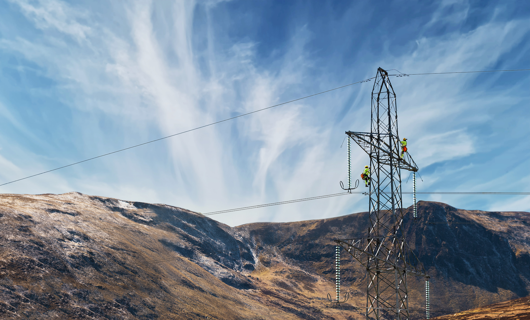 Transmission engineers climb 400kV tower 