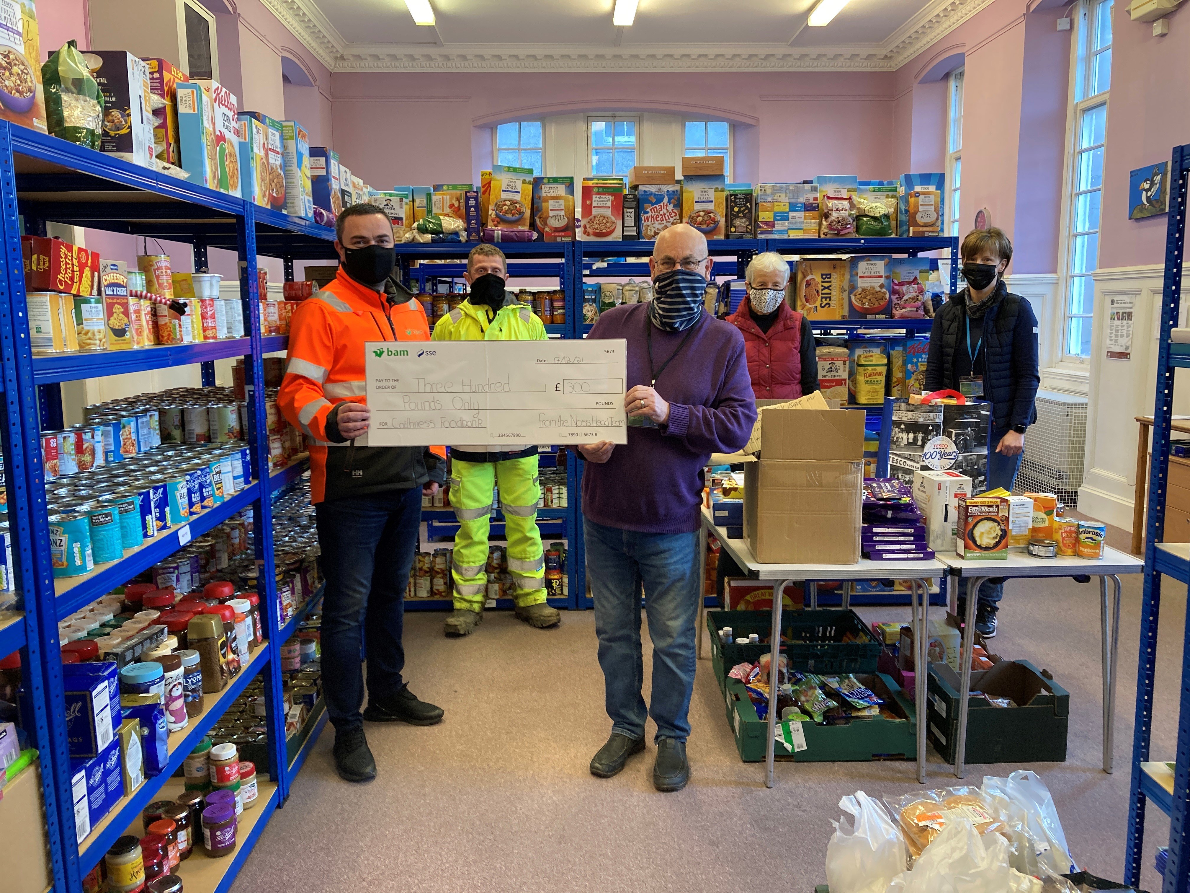 ssen-transmission_donating-to-caithness-foodbank.jpg